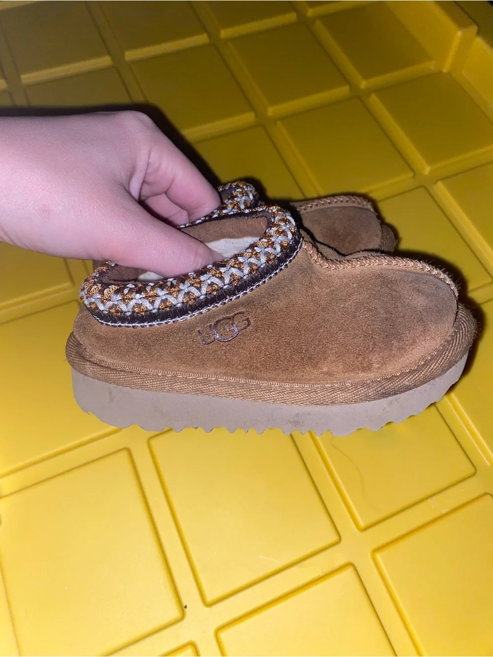 UGG play pre